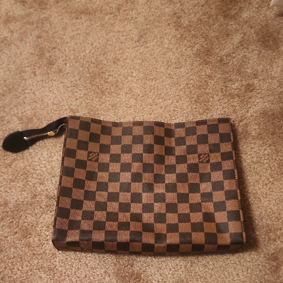 Louis Vuitton Damier Pouchet UNISEX 10 In X 8 In - Picture 1 of 16